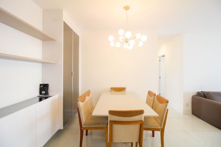 Apartamento à venda com 102m², 3 quartos e 1 vaga Apartamento à venda com 102m², 3 quartos e 1 vagaSala