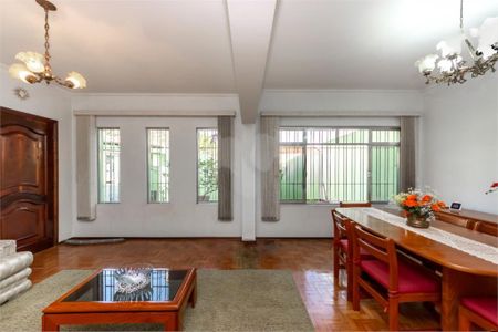 Casa à venda com 4 quartos, 226m² em Vila Isa, São Paulo
