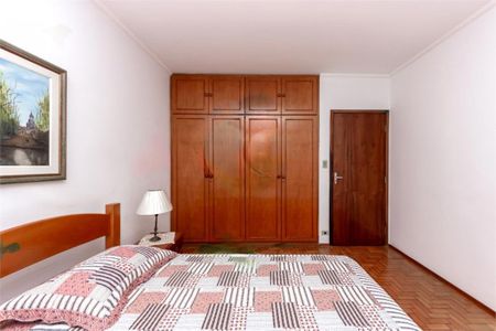 Casa à venda com 4 quartos, 226m² em Vila Isa, São Paulo