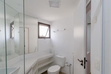 Apartamento à venda com 120m², 4 quartos e 2 vagas Apartamento à venda com 120m², 4 quartos e 2 vagasBanheiro da Suíte 1