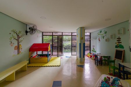 Apartamento à venda com 120m², 4 quartos e 2 vagas Apartamento à venda com 120m², 4 quartos e 2 vagasÁrea Comum - Brinquedoteca