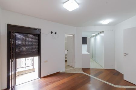 Apartamento à venda com 120m², 4 quartos e 2 vagas Apartamento à venda com 120m², 4 quartos e 2 vagasSuíte 1