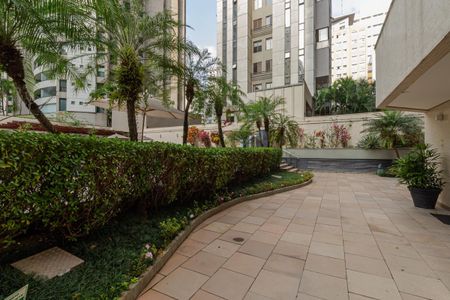Apartamento à venda com 120m², 4 quartos e 2 vagas Apartamento à venda com 120m², 4 quartos e 2 vagasÁrea Comum -