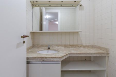 Apartamento à venda com 120m², 4 quartos e 2 vagas Apartamento à venda com 120m², 4 quartos e 2 vagasLavabo