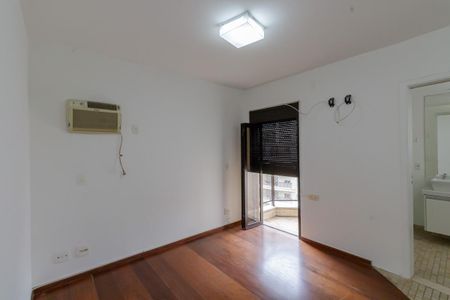 Apartamento à venda com 120m², 4 quartos e 2 vagas Apartamento à venda com 120m², 4 quartos e 2 vagasSuíte 1