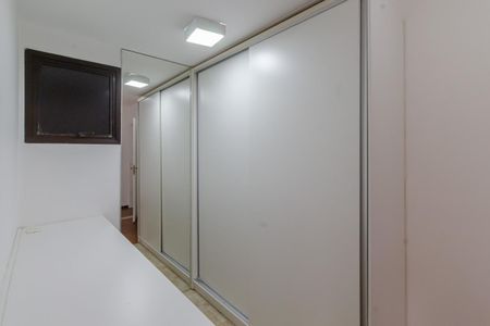 Apartamento à venda com 120m², 4 quartos e 2 vagas Apartamento à venda com 120m², 4 quartos e 2 vagasSuíte 1