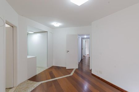 Apartamento à venda com 120m², 4 quartos e 2 vagas Apartamento à venda com 120m², 4 quartos e 2 vagasSuíte 1