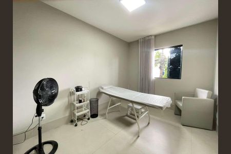 Casa à venda com 3 quartos, 270m² em Ouro Preto, Belo Horizonte