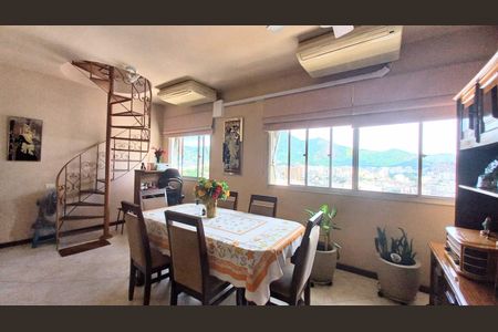 Apartamento à venda com 64m², 2 quartos e 1 vaga