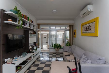 Casa para alugar com 230m², 2 quartos e 2 vagasSala