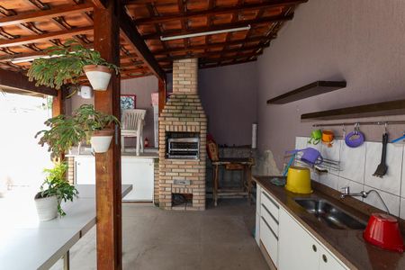 Casa para alugar com 230m², 2 quartos e 2 vagasChurrasqueira