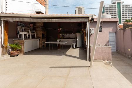 Casa para alugar com 230m², 2 quartos e 2 vagasQuintal