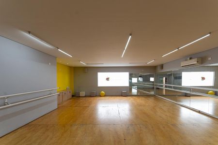 Casa para alugar com 230m², 2 quartos e 2 vagasSalão
