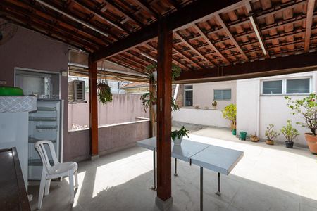 Casa para alugar com 230m², 2 quartos e 2 vagasChurrasqueira