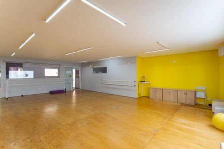 Casa para alugar com 230m², 2 quartos e 2 vagasSalão