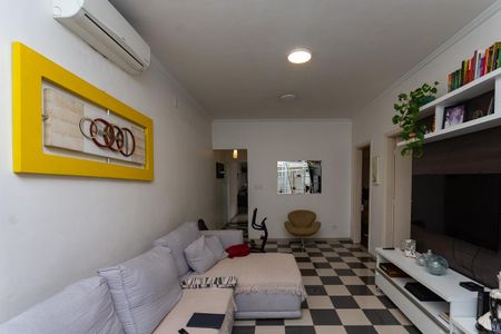 Casa para alugar com 230m², 2 quartos e 2 vagasSala