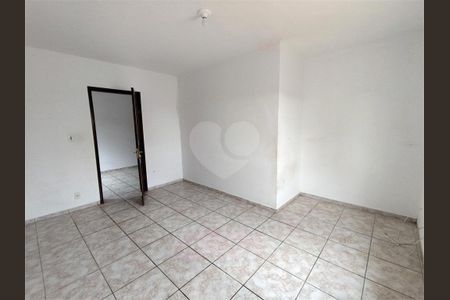 Casa à venda com 3 quartos, 119m² em Jardim Teresa, São Paulo