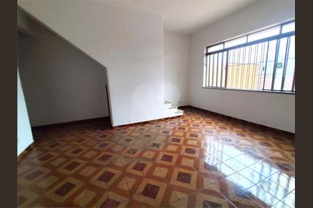 Casa à venda com 3 quartos, 119m² em Jardim Teresa, São Paulo