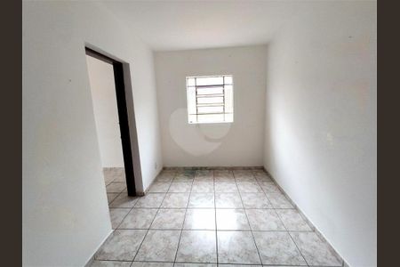 Casa à venda com 3 quartos, 119m² em Jardim Teresa, São Paulo