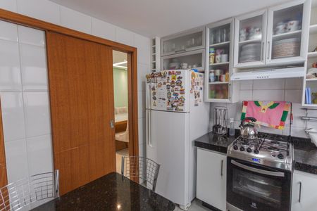 Apartamento para alugar com 170m², 3 quartos e 2 vagas Apartamento para alugar com 170m², 3 quartos e 2 vagasCozinha