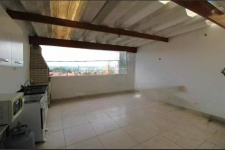 Casa à venda com 4 quartos, 200m² em Jardim Regis, São Paulo