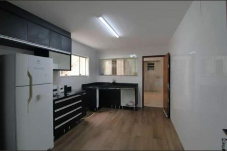 Casa à venda com 200m², 4 quartos e 2 vagas