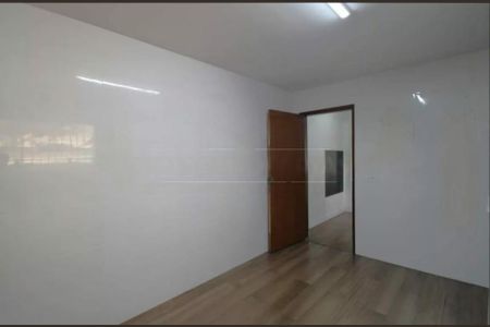 Casa à venda com 4 quartos, 200m² em Jardim Regis, São Paulo
