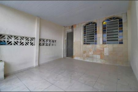 Casa à venda com 4 quartos, 200m² em Jardim Regis, São Paulo