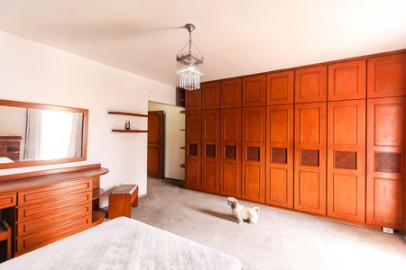 Casa para alugar com 240m², 4 quartos e 2 vagas Casa para alugar com 240m², 4 quartos e 2 vagasQuarto 1 - Suíte