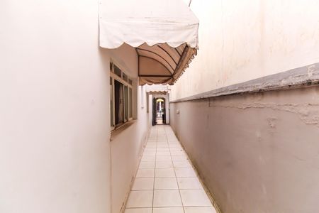 Casa para alugar com 240m², 4 quartos e 2 vagas Casa para alugar com 240m², 4 quartos e 2 vagasCorredor
