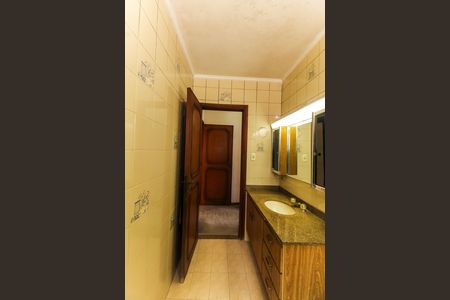 Casa para alugar com 240m², 4 quartos e 2 vagas Casa para alugar com 240m², 4 quartos e 2 vagasBanheiro da Suíte 1