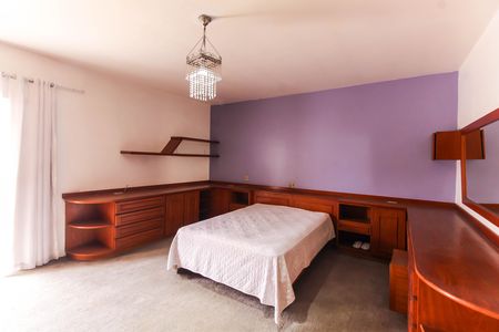 Casa para alugar com 240m², 4 quartos e 2 vagas Casa para alugar com 240m², 4 quartos e 2 vagasQuarto 1 - Suíte