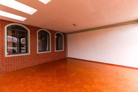Casa para alugar com 240m², 4 quartos e 2 vagas Casa para alugar com 240m², 4 quartos e 2 vagasGaragem