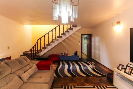 Casa para alugar com 240m², 4 quartos e 2 vagas Casa para alugar com 240m², 4 quartos e 2 vagasSala