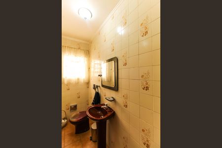 Casa para alugar com 240m², 4 quartos e 2 vagas Casa para alugar com 240m², 4 quartos e 2 vagasLavabo