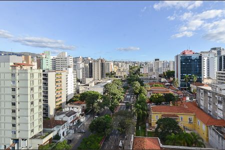 Apartamento à venda com 238m², 4 quartos e 2 vagas Apartamento à venda com 238m², 4 quartos e 2 vagasVista