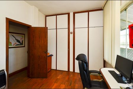 Apartamento à venda com 238m², 4 quartos e 2 vagas Apartamento à venda com 238m², 4 quartos e 2 vagasQuarto 1