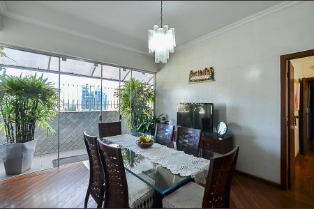 Apartamento à venda com 238m², 4 quartos e 2 vagas Apartamento à venda com 238m², 4 quartos e 2 vagasSala de Jantar