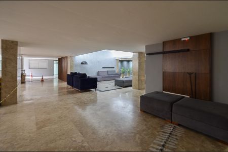 Apartamento à venda com 238m², 4 quartos e 2 vagas Apartamento à venda com 238m², 4 quartos e 2 vagasHall de entrada