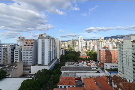 Apartamento à venda com 238m², 4 quartos e 2 vagas Apartamento à venda com 238m², 4 quartos e 2 vagasVista