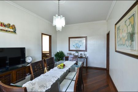 Apartamento à venda com 238m², 4 quartos e 2 vagas Apartamento à venda com 238m², 4 quartos e 2 vagasSala de Jantar