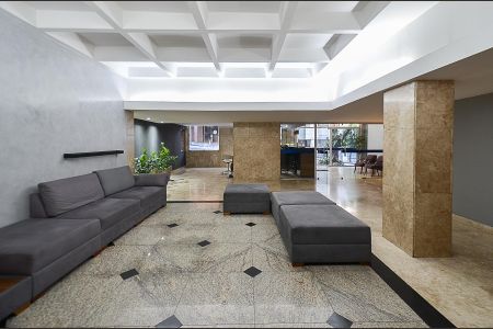 Apartamento à venda com 238m², 4 quartos e 2 vagas Apartamento à venda com 238m², 4 quartos e 2 vagasHall de entrada