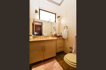 Apartamento à venda com 238m², 4 quartos e 2 vagas Apartamento à venda com 238m², 4 quartos e 2 vagasBanheiro Suíte