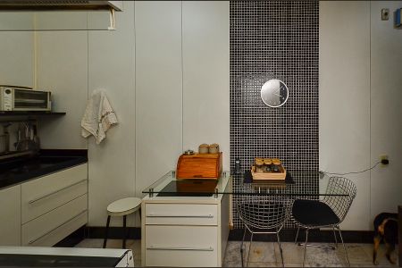 Apartamento à venda com 238m², 4 quartos e 2 vagas Apartamento à venda com 238m², 4 quartos e 2 vagasCozinha