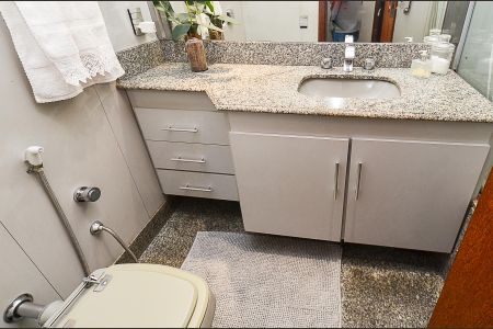 Apartamento à venda com 238m², 4 quartos e 2 vagas Apartamento à venda com 238m², 4 quartos e 2 vagasBanheiro Social