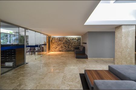 Apartamento à venda com 238m², 4 quartos e 2 vagas Apartamento à venda com 238m², 4 quartos e 2 vagasHall de entrada