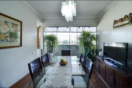 Apartamento à venda com 238m², 4 quartos e 2 vagas Apartamento à venda com 238m², 4 quartos e 2 vagasSala de Jantar