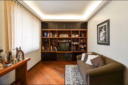 Apartamento à venda com 238m², 4 quartos e 2 vagas Apartamento à venda com 238m², 4 quartos e 2 vagasSala de TV