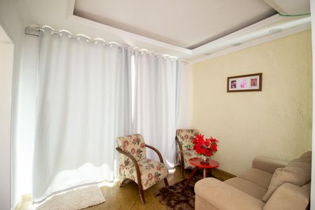 Sala de casa para alugar com 2 quartos, 200m² em Tropical, Contagem