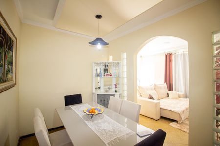 Sala de Jantar de casa para alugar com 2 quartos, 200m² em Tropical, Contagem